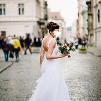 Продам весільну сукню Pronovias
