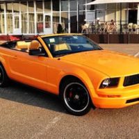 159 Кабриолет Ford Mustang GT оранжевый