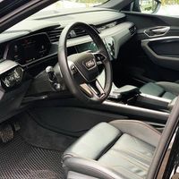 424 Bнедорожник Audi Q8 E-tron S электро