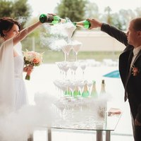 Піраміда із шампанського на весілля