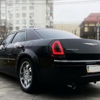 135 Chrysler 300C чорний оренда авто на