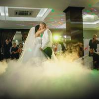 Важкий дим, холодні фонтани на весілля