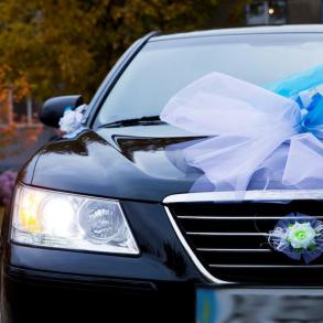 Автомобильный кортеж на свадьбу