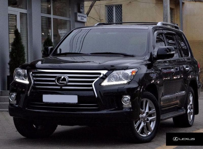 Lexus LX570 — фото 2