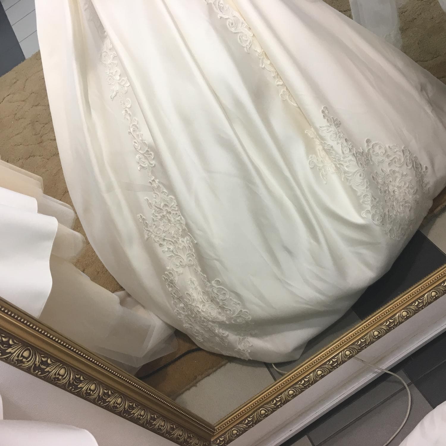 Продам весільну сукню — фото 3