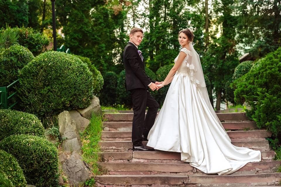 Продається весільна сукня — фото 2