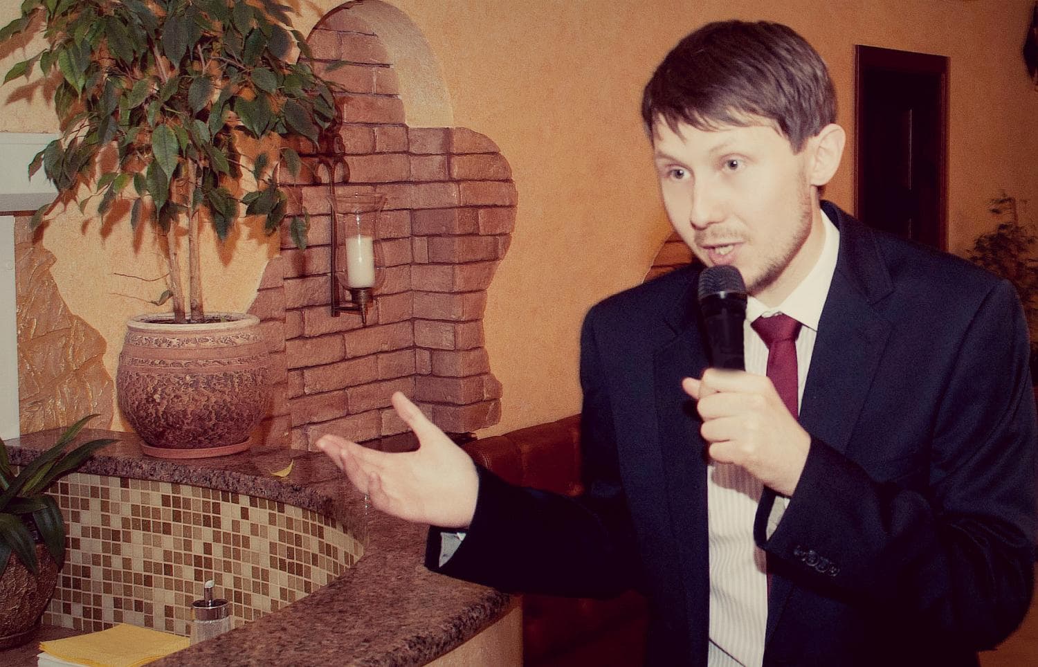 Святкова агенція Бажаємо Щастя — Ведучий Тамада на свято, фото 1