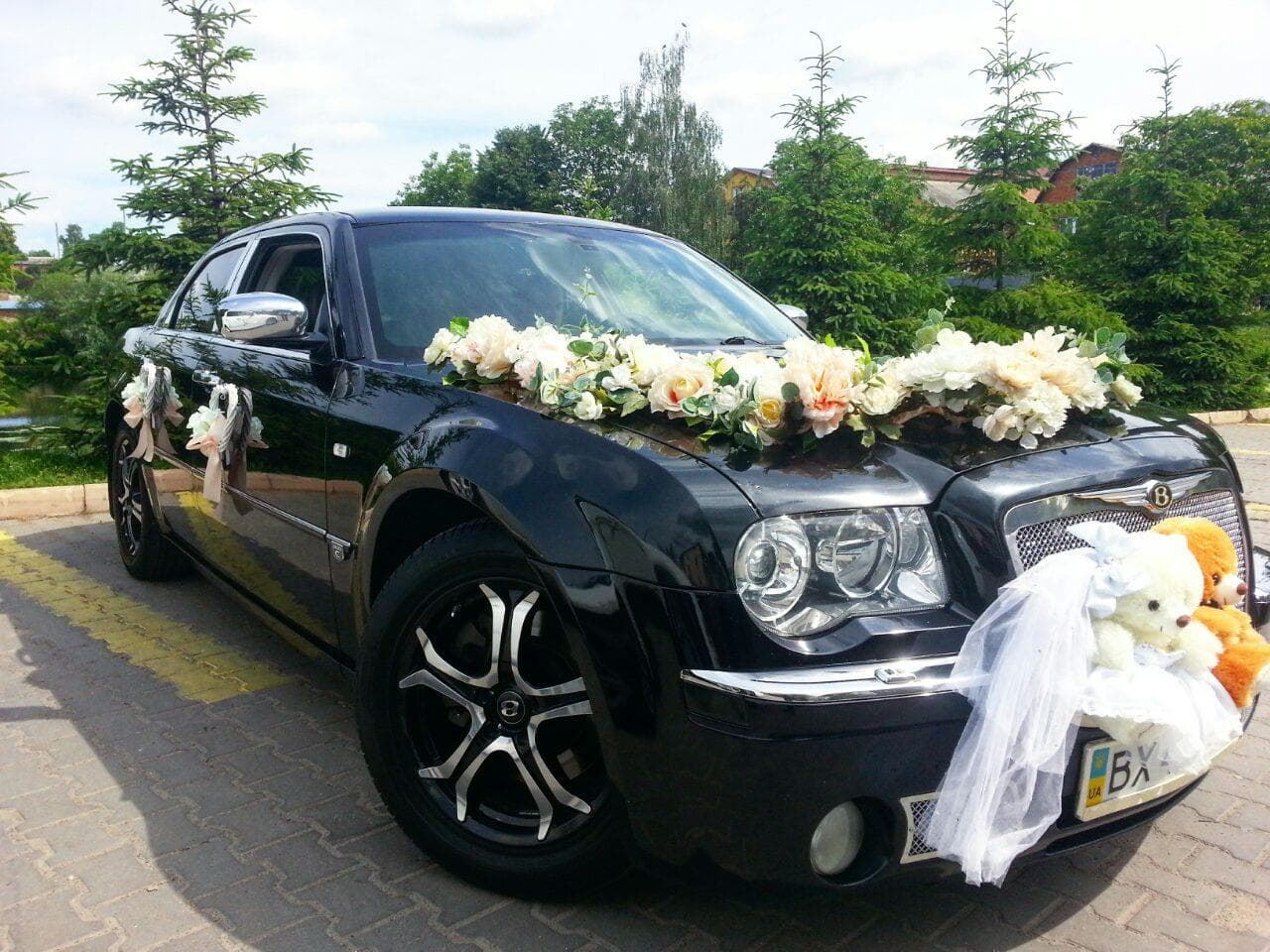 Весільний кортеж Chrysler 300C — фото 2