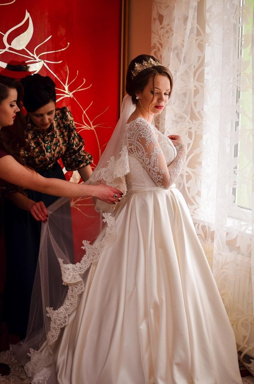 Продам весільну сукню — фото 2