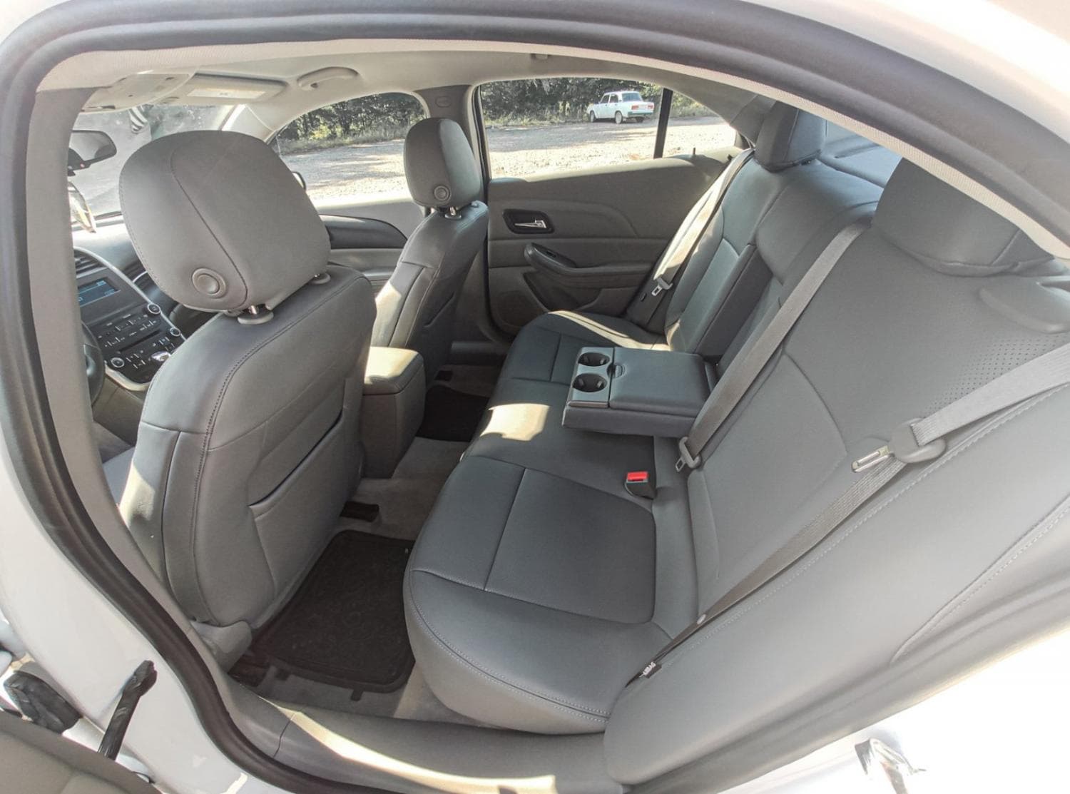 Авто на весілля Chevrolet Malibu — фото 2
