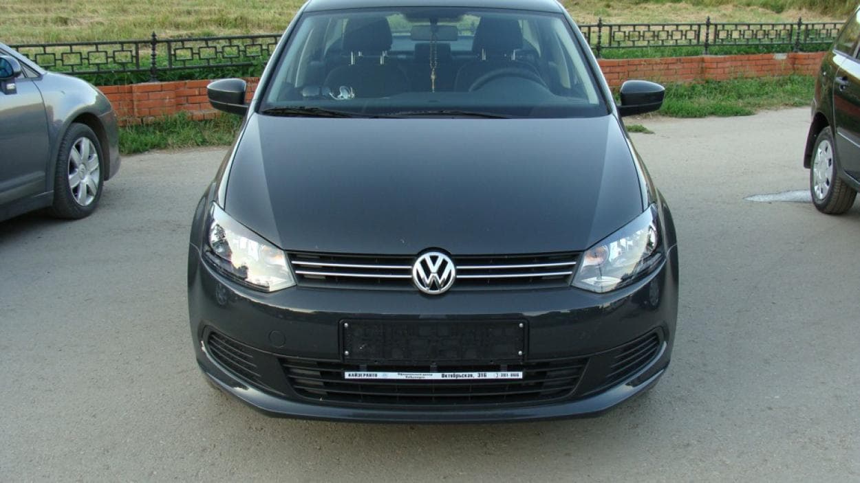 Volkswagen Polo Sedan Весільний Кортеж — фото 2