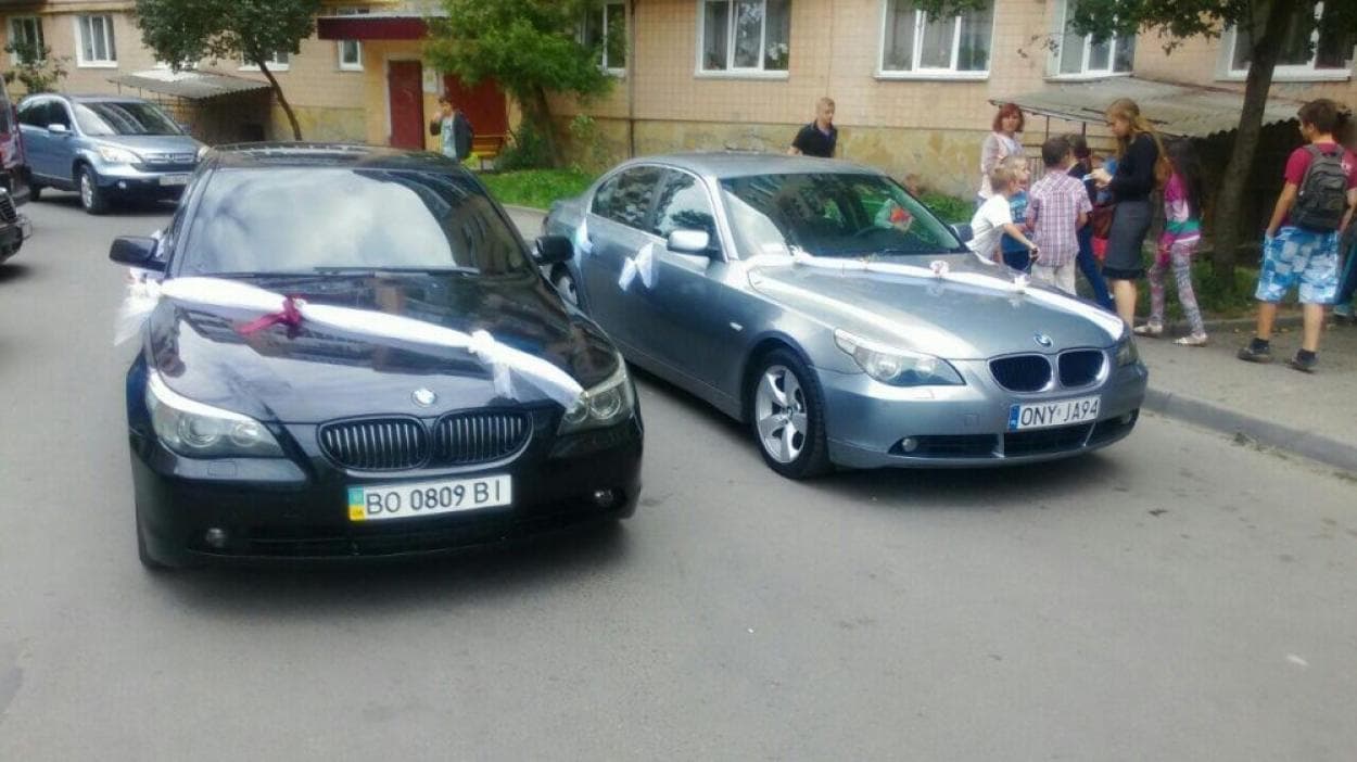 Авто для обслуговування весілля BMW 5 — фото 1