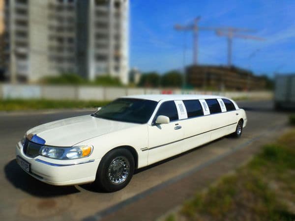 046Лімузин Lincoln Town Car 120 ванільни — фото 2