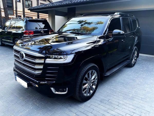 055 Toyota Land Cruiser 300 оренда на пр — фото 2