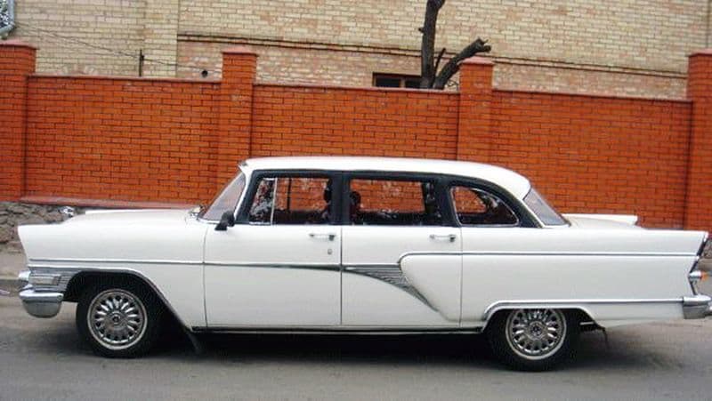 205 Ретро автомобіль Chayka GAZ-13 біла — фото 2