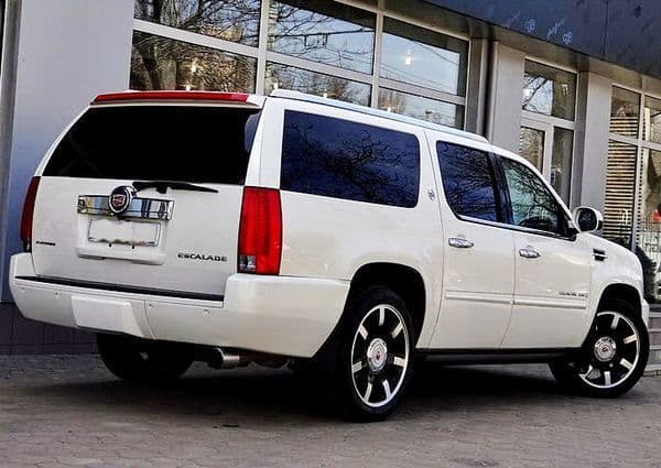 232 Позашляховик Cadillac Escalade білий — фото 3