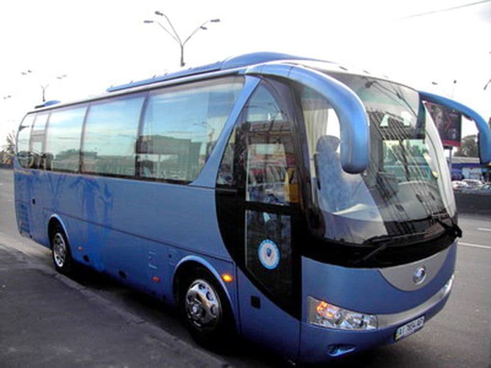 326 Автобус Yutong 30 місць оренда авто — фото 1