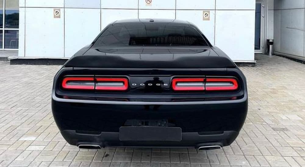 103 Оренда Dodge Challenger чорний 3.6 — фото 3