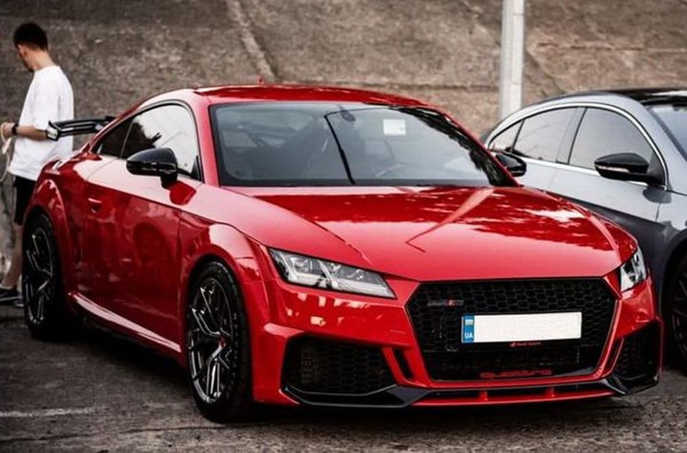419 Audi TT RS червона для фотосесії зйо — фото 1