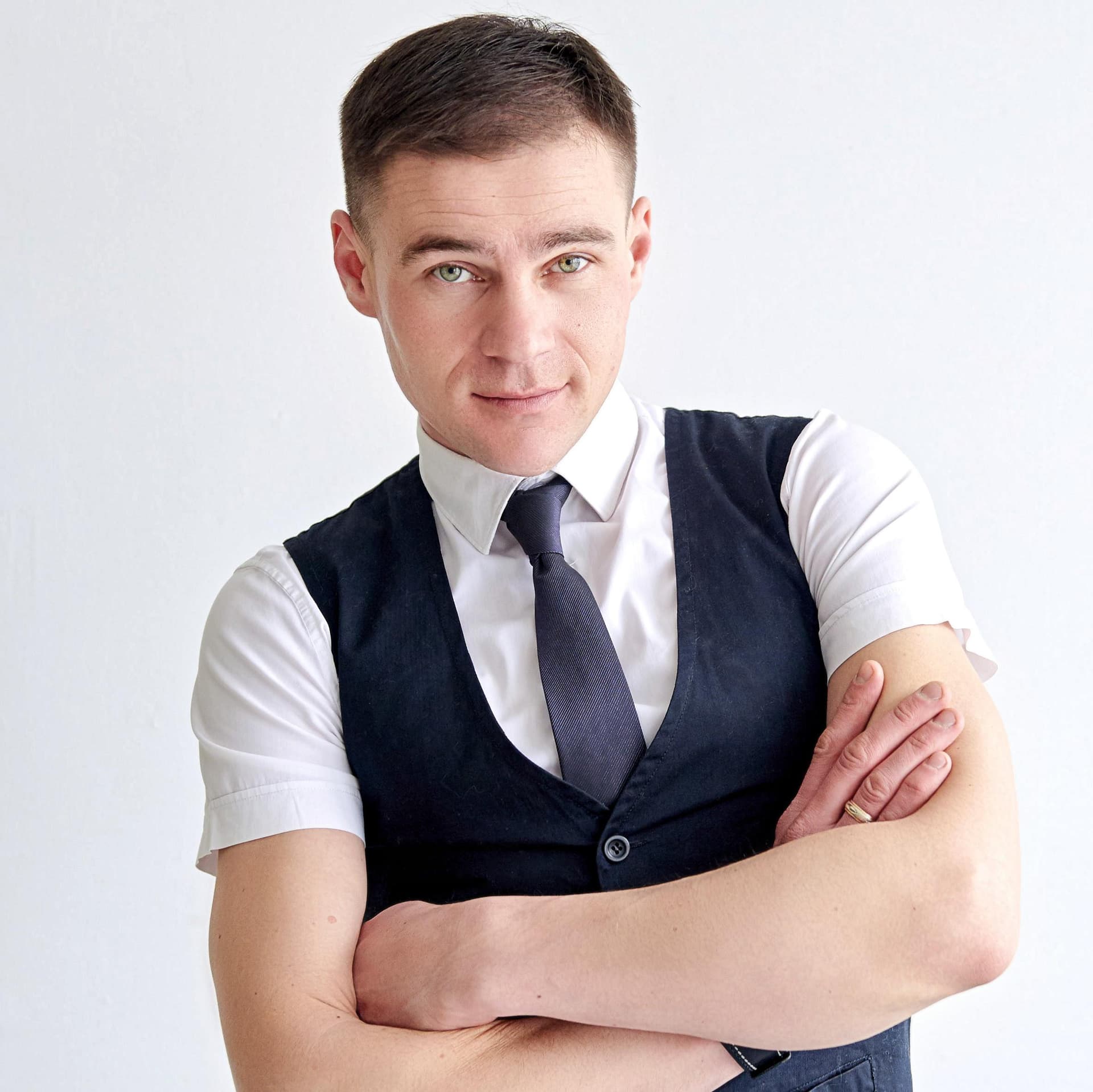 Ведучий Віталій Всемогутній — Ведучі