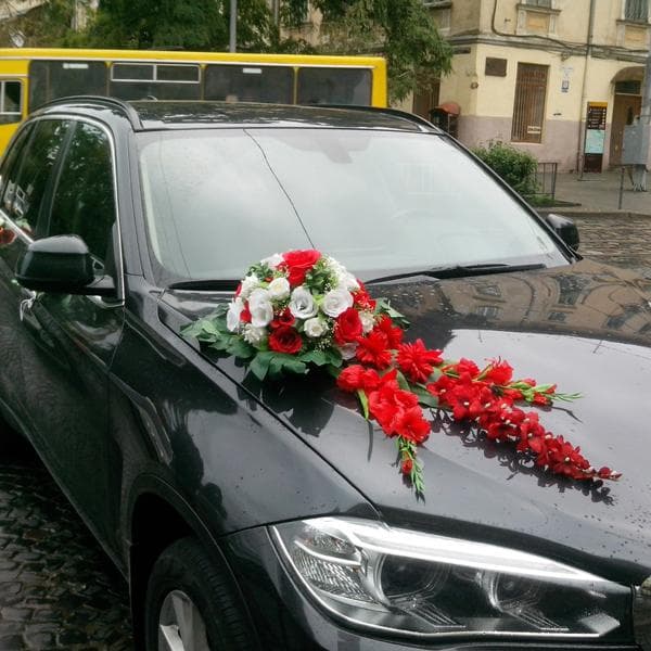 Прикраси на авто, лімузини, ретро машини — Весільна флористика