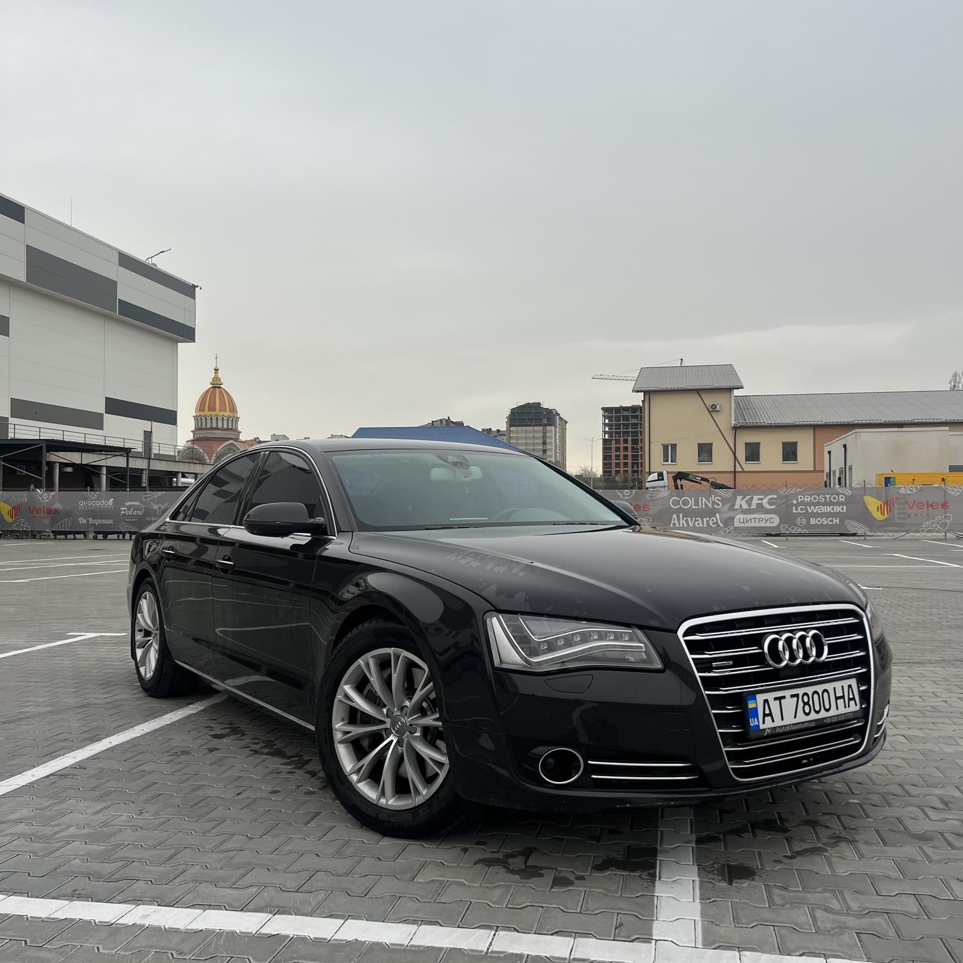 Весільний кортеж Audi A8 — Весільний кортеж
