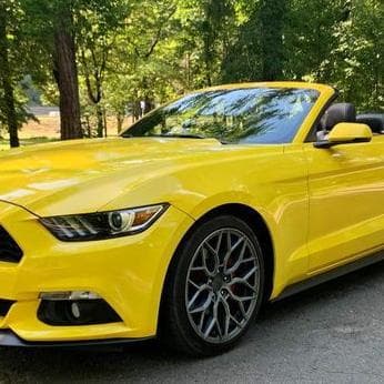 070 Ford Mustang жовтий кабріолет прокат — Весільний кортеж