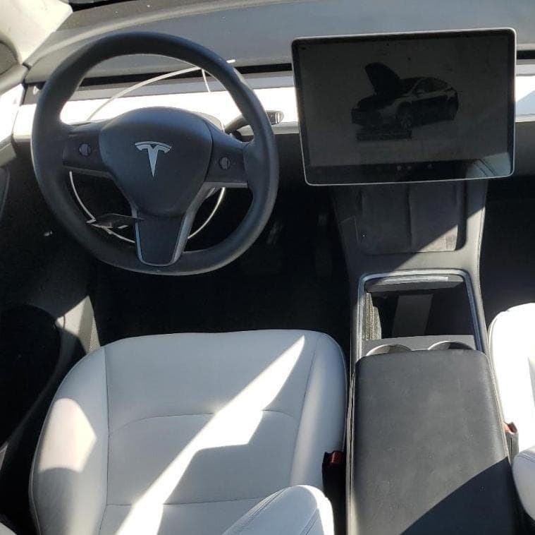 Tesla Model Y для вашого весілля. — Весільний кортеж