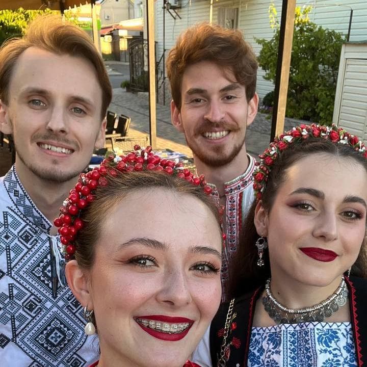 Вокальний ансамбль ЗВУЧАРІ — Музичні гурти