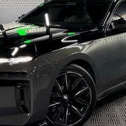077 Оренда BMW M760I з водієм або без у — Весільний кортеж