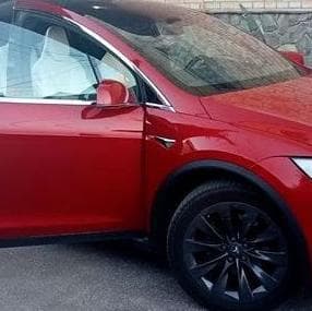 415 Tesla Model X червона — оренда на ве — Весільний кортеж