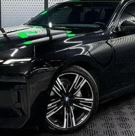 451 Оренда BMW 740D xDrive з водієм або — Весільний кортеж