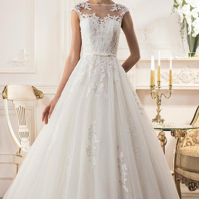 Naviblue Bridal (США) — логотип