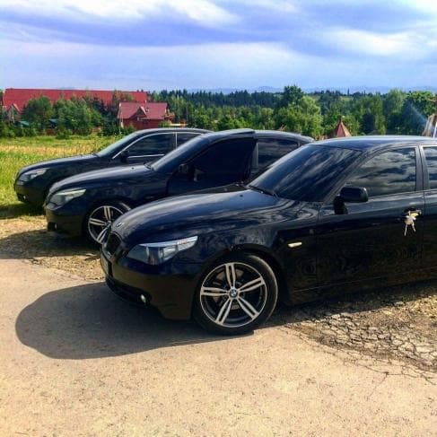 Кортеж BMW E60 — логотип