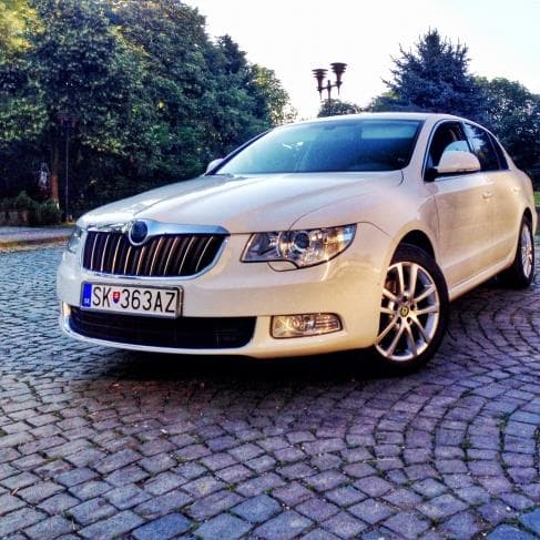 Skoda Superb — логотип