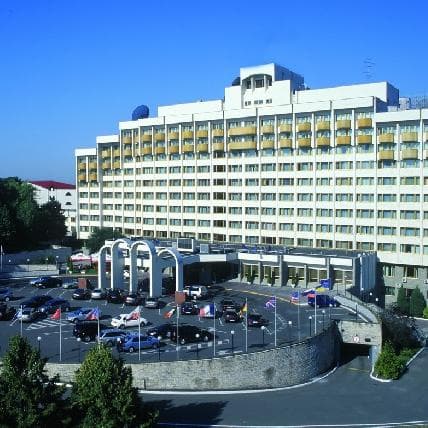 President Hotel — Ресторани