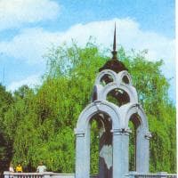 Фонтан «Дзеркальний струмінь» — Весільні маршрути