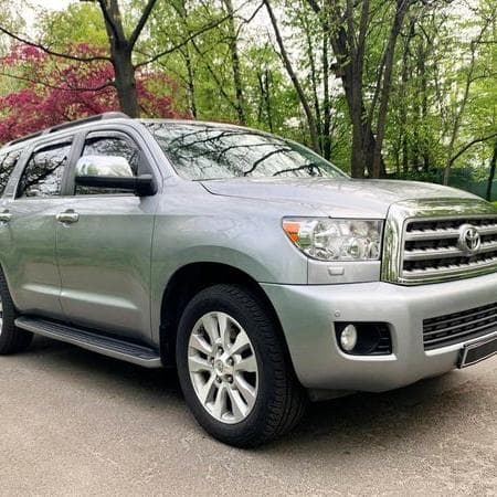 237 Позашляховик Toyota Sequoia срібляст — Весільний кортеж