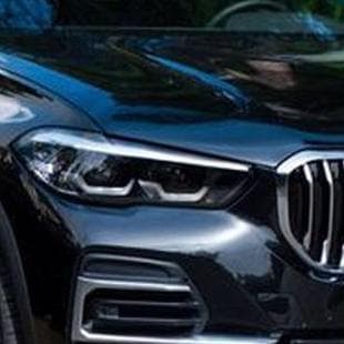 040 BMW X5 чорний позашляховик — Весільний кортеж