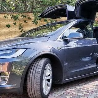 075 Tesla Model X сіра електричний — Весільний кортеж