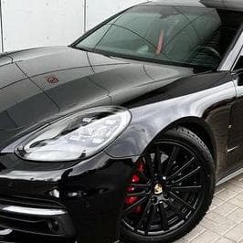 191 Оренда Porsche Panamera 4S E-Hybrid — Весільний кортеж
