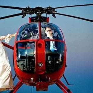 Оренда гелікоптера для весільної фотосес — Весільний кортеж