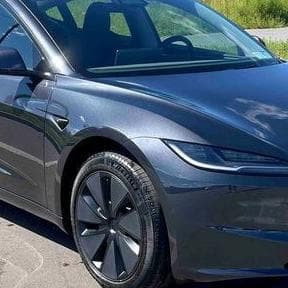 305 Авто на весілля Tesla Model 3 cіра з — Весільний кортеж