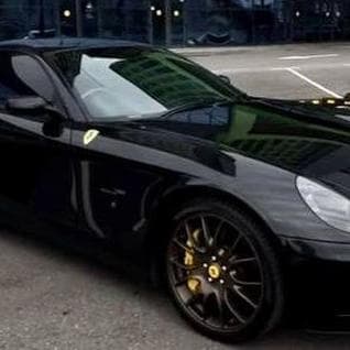 281 Ferrari 612 чорна для фотосесії зйом — Весільний кортеж