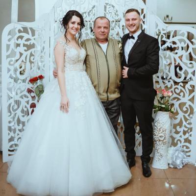 Весільна сукня — логотип
