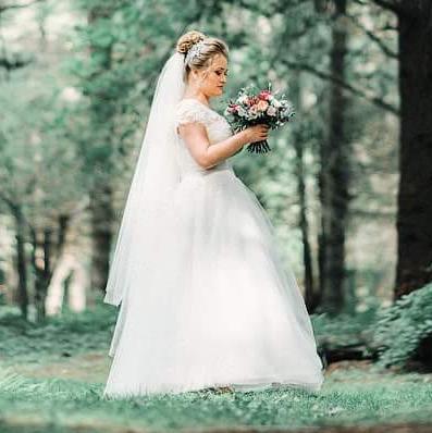 Продам весільну сукню "Hadassa" — логотип