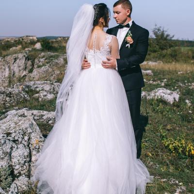 Дизайнерська весільна сукня 2017 року — логотип