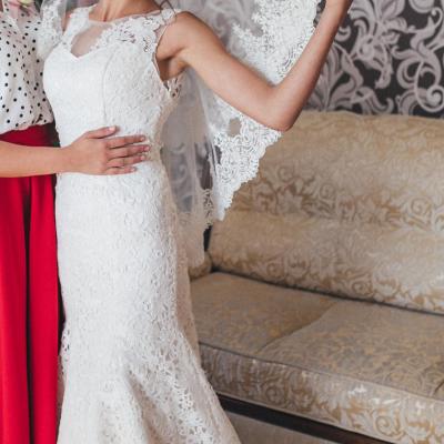Продам весільну сукню — логотип