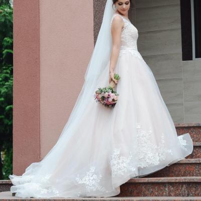 Продам весільну сукню — логотип