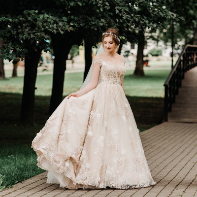 Весільна сукня від бренду Milla Nova — логотип